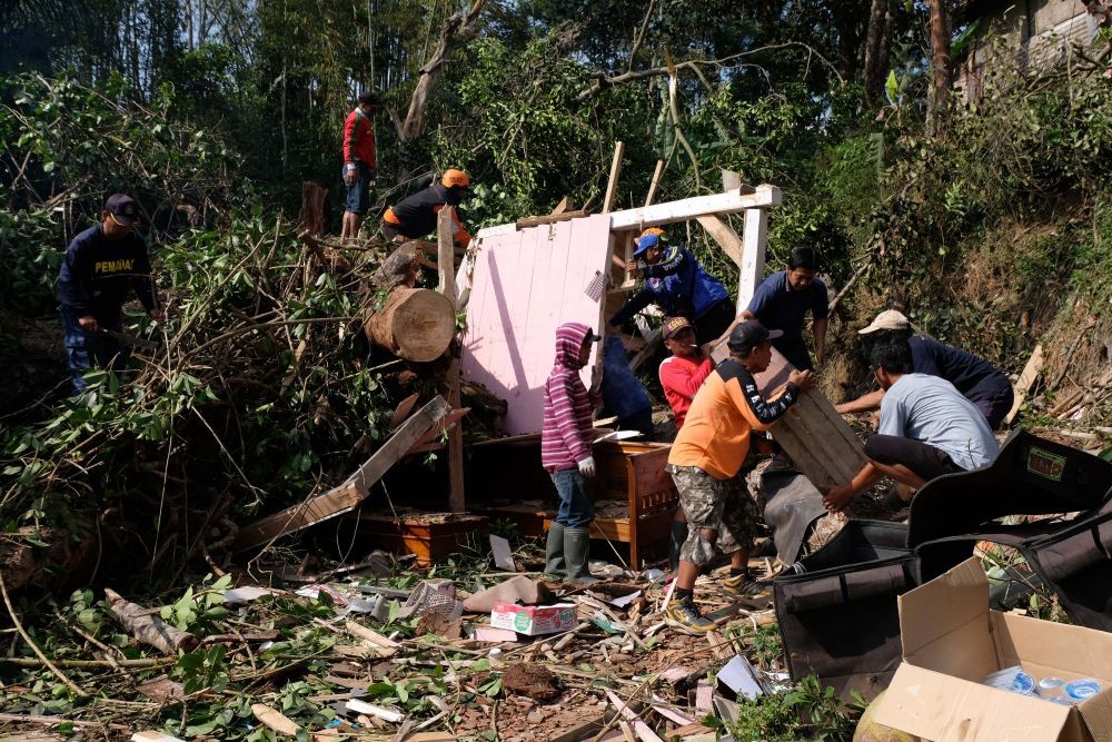 Warga Balikpapan Diminta Waspadai akan Siklon Tropis Surigae 