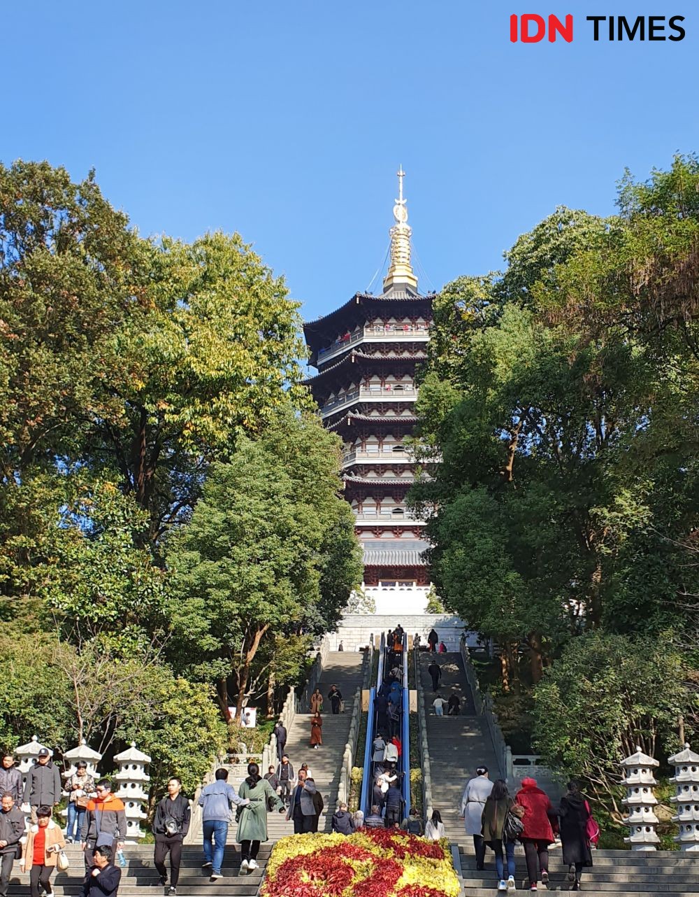 Pagoda Leifeng, Penjara Cinta Legenda Siluman Ular Putih 
