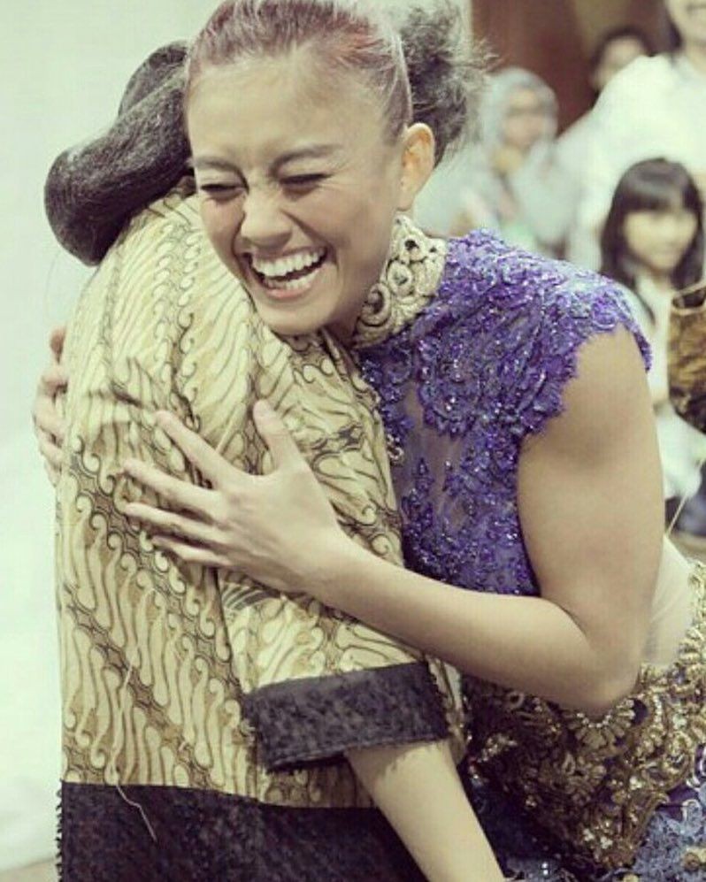 Bukti Cinta Tanah Air, 10 Gaya Kebaya ala Agnez Monica yang Memesona