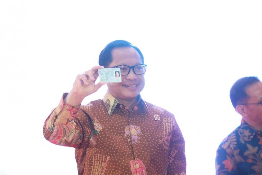 Khofifah Tegaskan Risma Otomatis Berhenti dari Wali Kota Surabaya