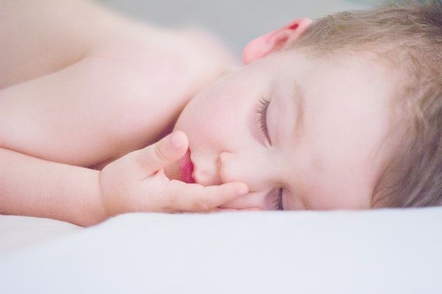 5 Cara Mengeluarkan Dahak pada Bayi tanpa Rasa Sakit & Obat Kimia