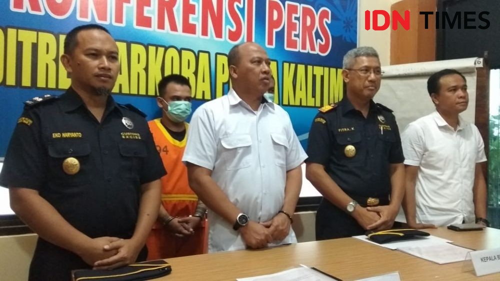 Polisi Bakar 1,9 Kilogram Ganja Sitaan dari Bandar Narkoba Balikpapan