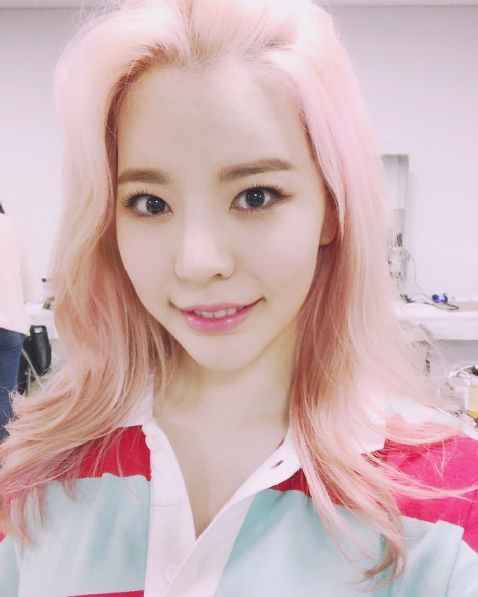 Berani! 10 Potret Gaya Rambut Sunny SNSD yang Nyentrik nan 