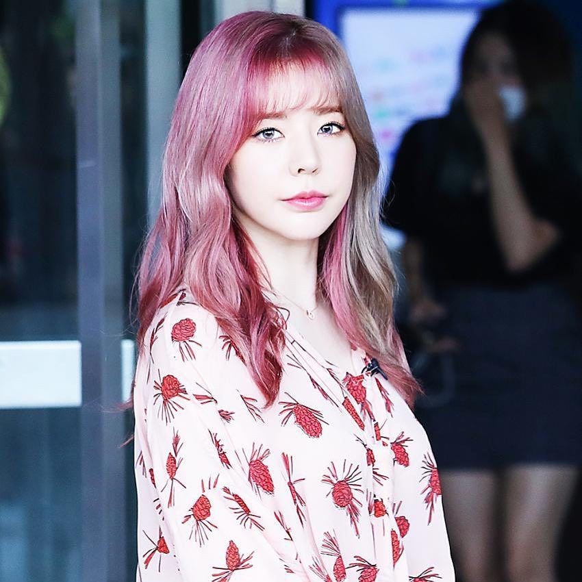 10 Potret Gaya Rambut Sunny SNSD yang Nyentrik nan Ikonik.