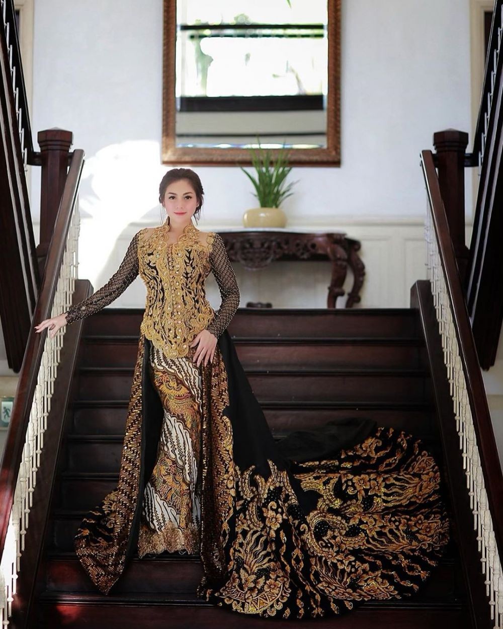 Agnez Mo dan 10 Artis Blasteran Ini Elegan Banget Pakai Kebaya