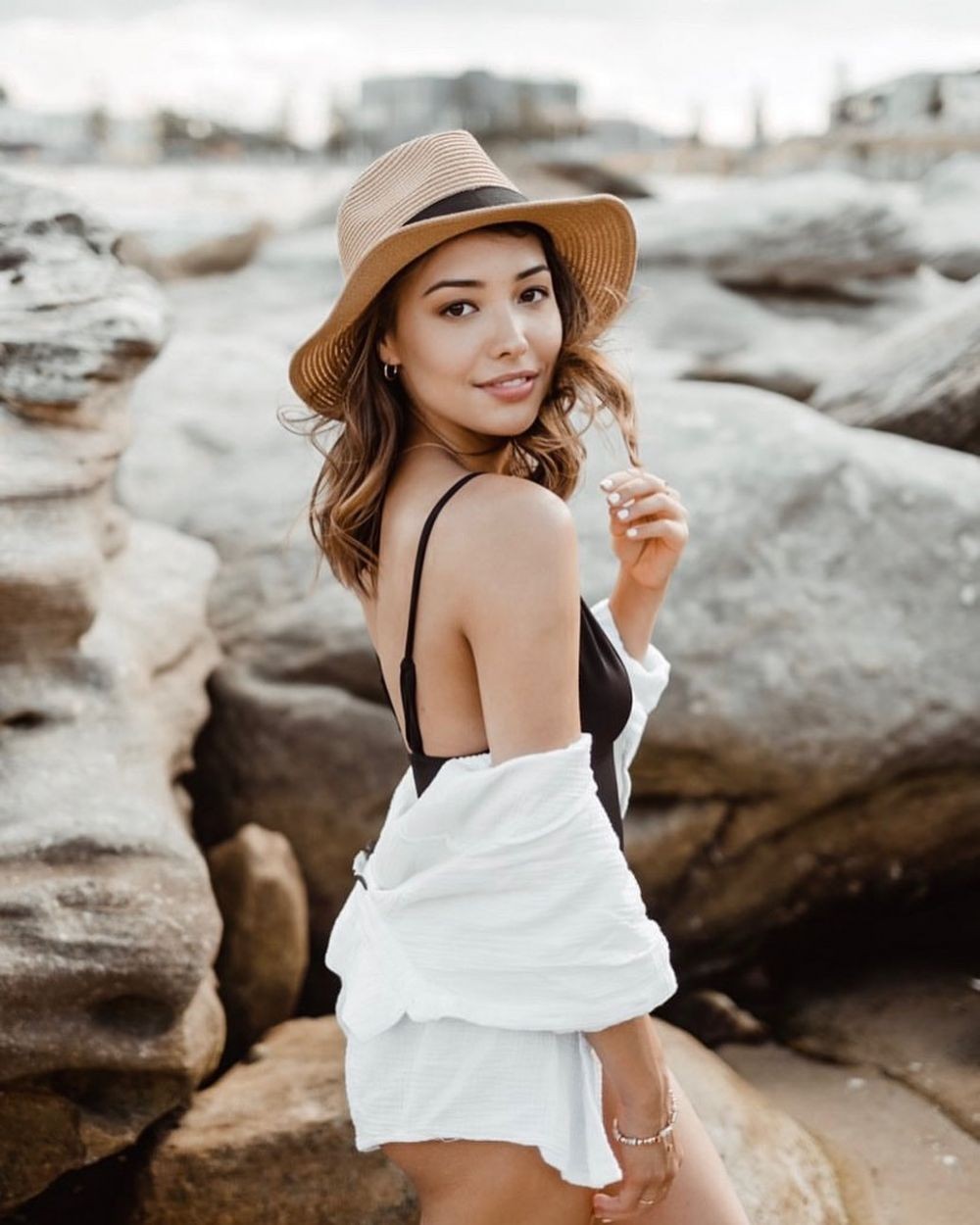 10 Potret Annisa Rawles, Kakak Amanda Rawles yang Menawan Abis!