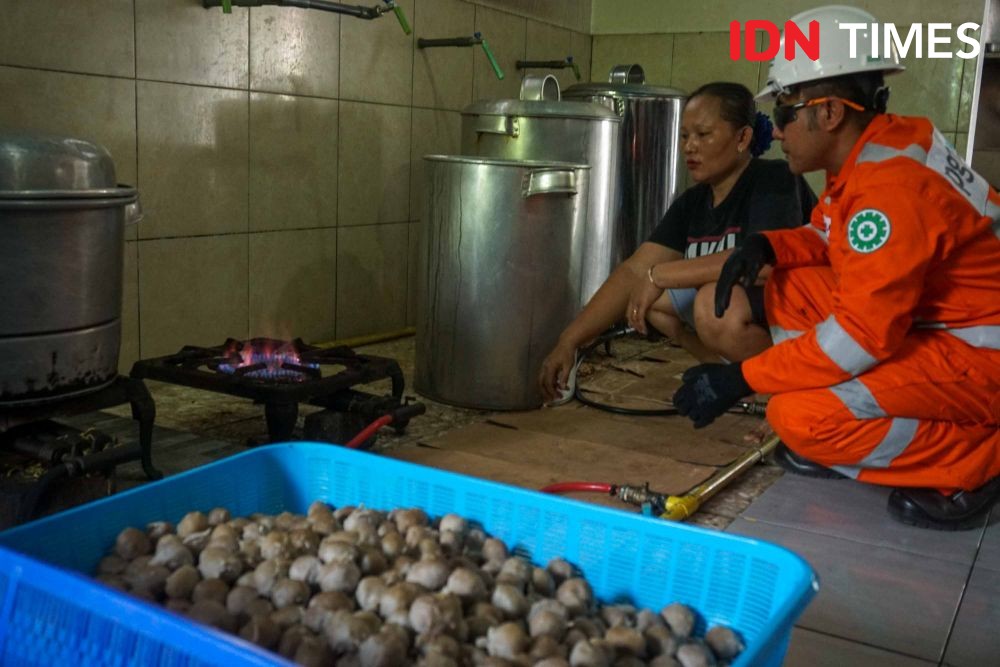 [FOTO] Bakso Mawardi Semarang Untung Berlipat Pakai Jargas PGN