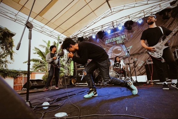 Mengenal Deoxide, Band Bandung yang Ingin Hidupkan Kembali Skena Emo