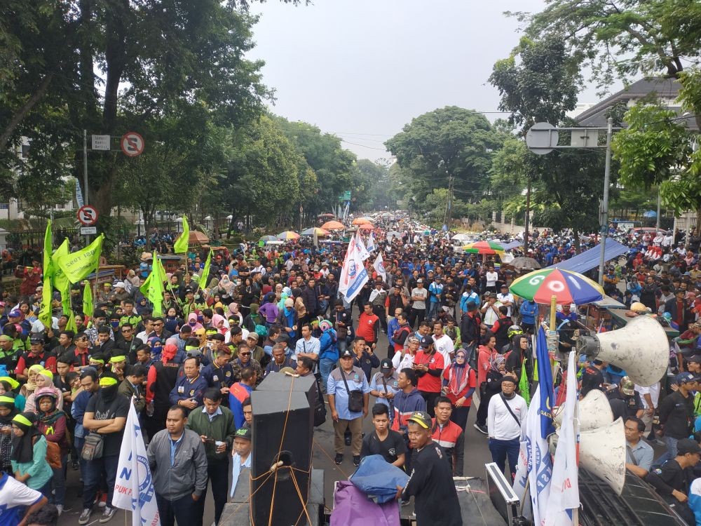 Diminta Buruh, Ridwan Kamil Bersikukuh Tak akan Ubah Aturan Kepgub UMK