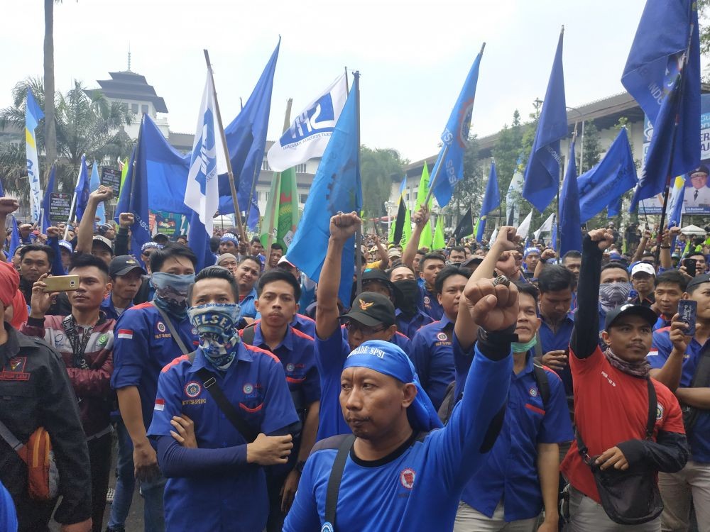 Diminta Buruh, Ridwan Kamil Bersikukuh Tak akan Ubah Aturan Kepgub UMK