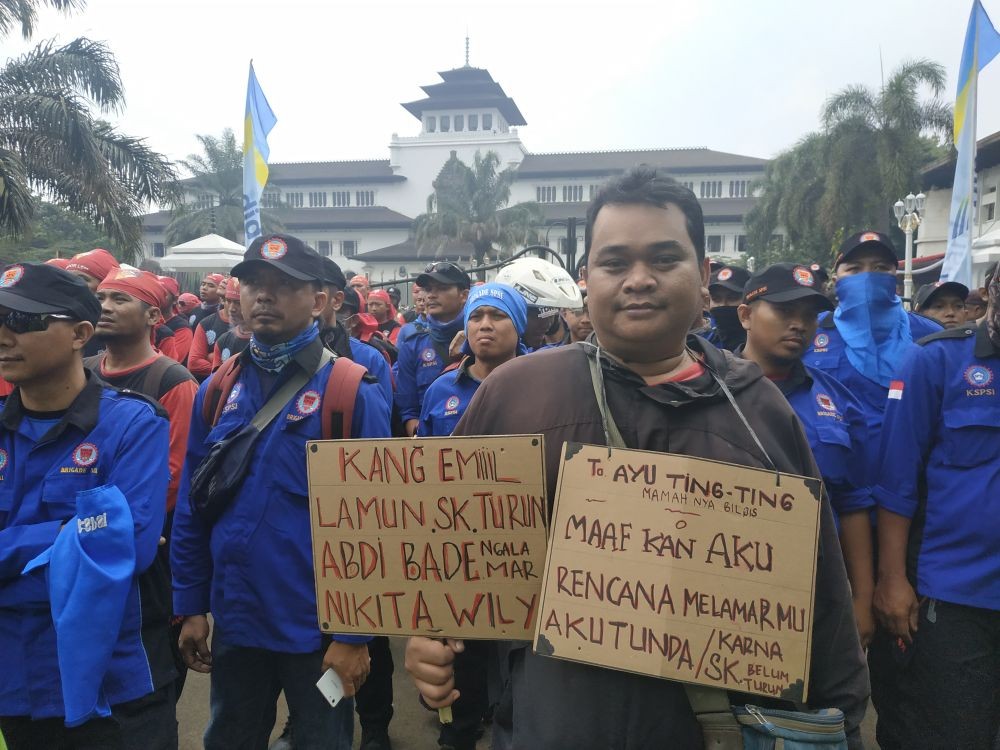 Ribuan Buruh Tuntut Ridwan Kamil Perbaiki SK Soal UMK 2020