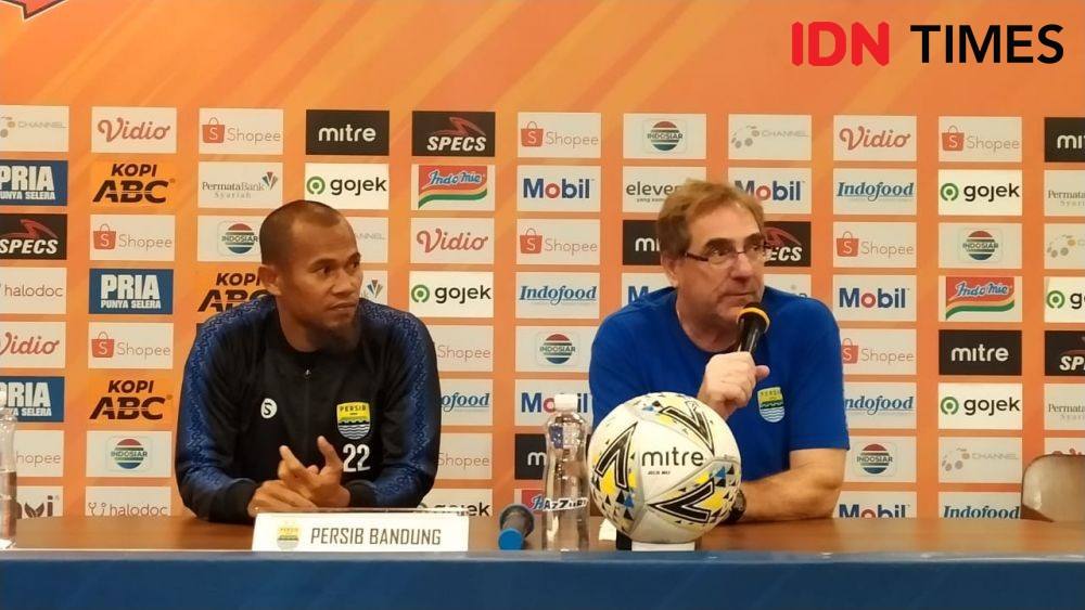 Lawan Persela, Coach Robert Yakin Persib Bisa Menang di Laga Perdana