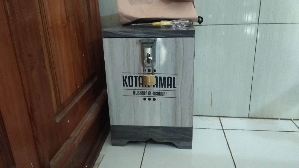 Berdalih Butuh Uang Buat Servis HP, Remaja Tuban Curi Kotak Amal  