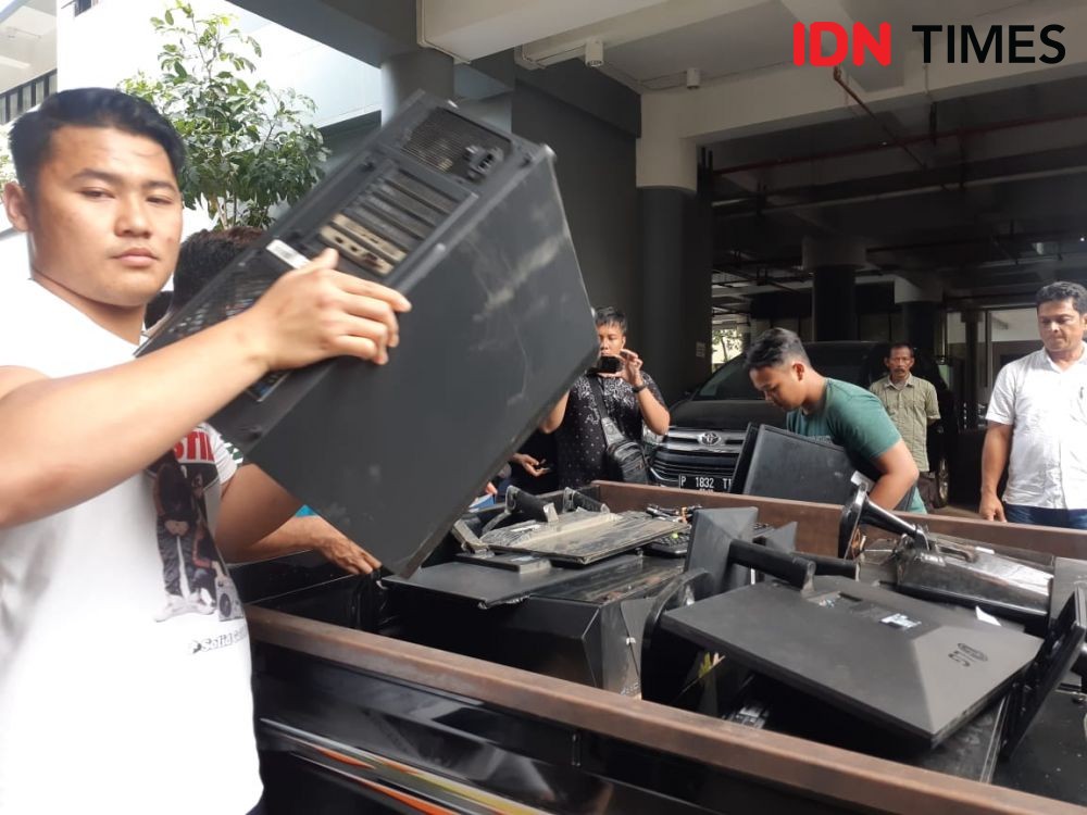 Beromzet Ratusan Juta, 18 Hacker di Surabaya Digerebek Polda Jatim