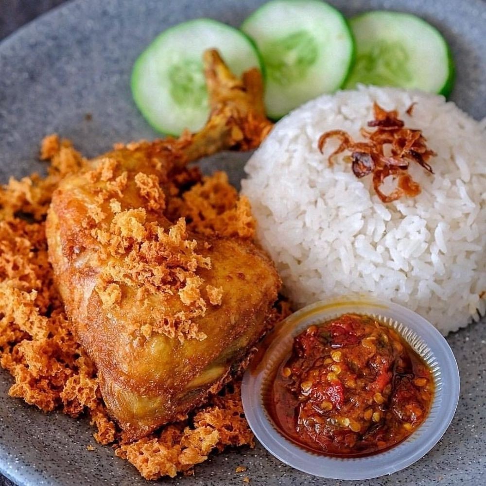 10 Ayam Goreng Khas Indonesia, yang Mana Favoritmu?