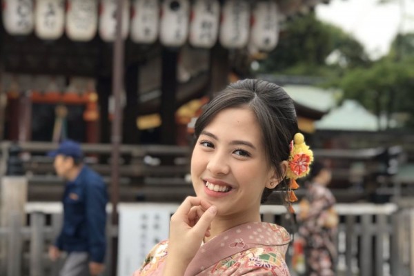 Melihat Transformasi Adhisty Zara dari Trainee hingga Lulus JKT48