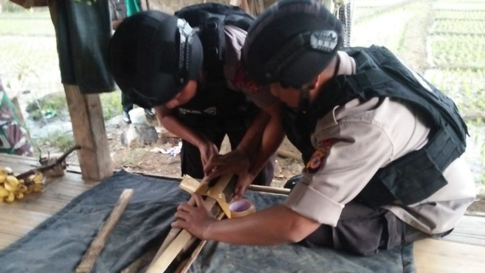 Hendak ke Sawah, Petani Temukan Dua Buah Mortir di Cipendeuy KBB 
