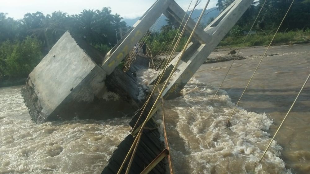 Jembatan Roboh, Perekonomian Desa Sabahotang Terganggu