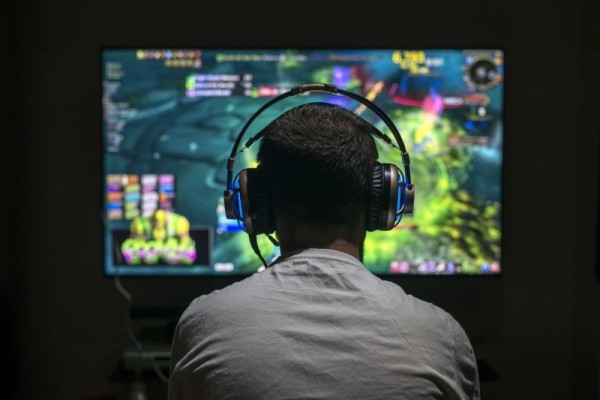 10 Tanda Kamu Sudah Sangat Ketagihan Bermain Video Game, Belum Sadar?