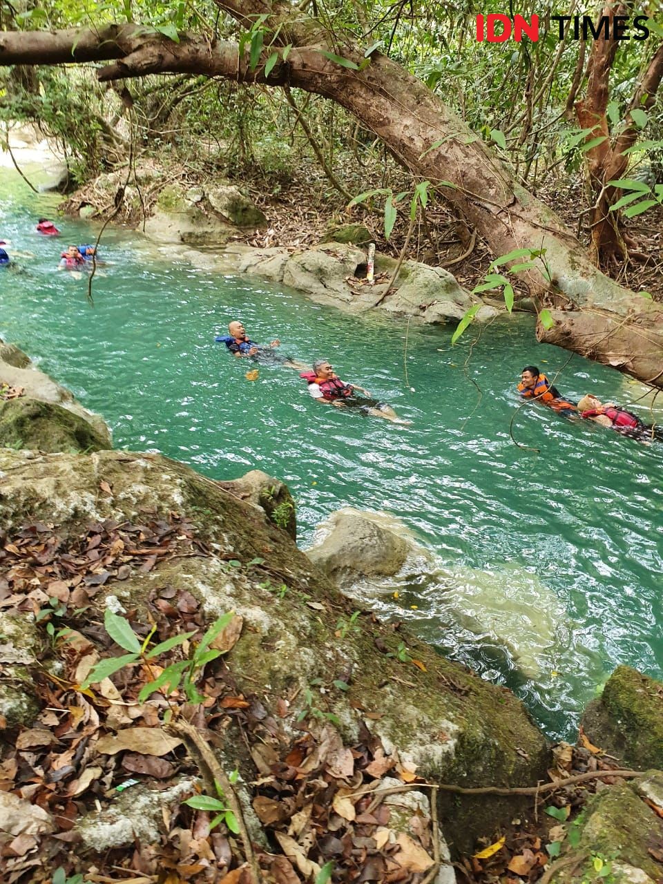 Menikmati Keindahan Green Canyon dengan Body Rafting di Pangandaran