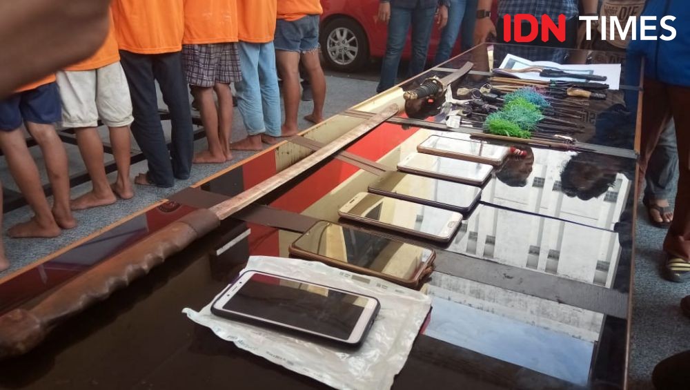 Polisi Ringkus Komplotan Begal Sadis Bersenjata Pedang di Makassar