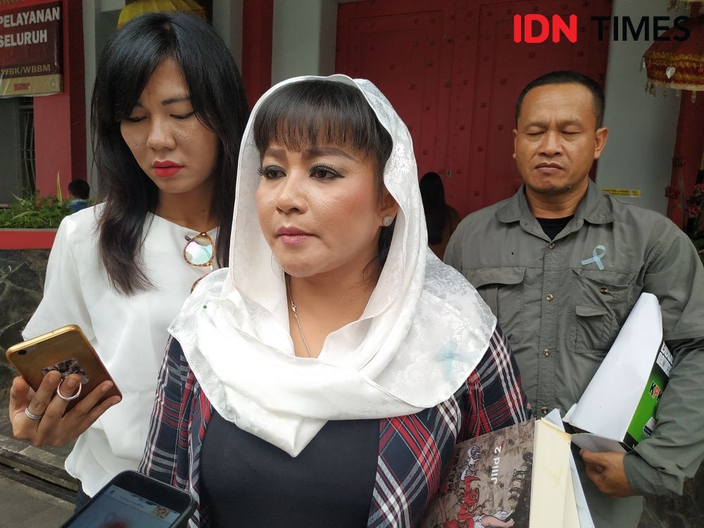 Alasan Dewi Tanjung Laporkan Ketua PDIP Bogor ke Polrestabes Bandung