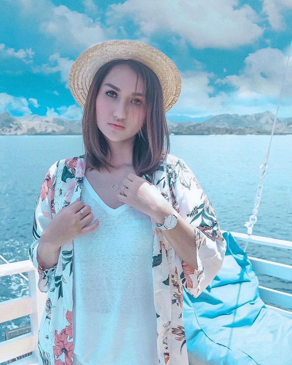 Istri Andrew Andika, 10 Potret Menawan Tengku Dewi Bak Barbie