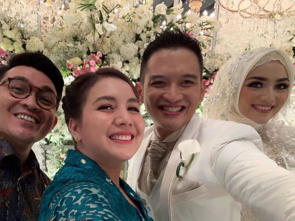 13 Keseruan Seleb Hadiri Resepsi Citra Kirana & Rezky, Reuni Artis!