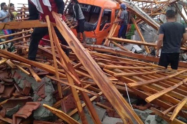 Tiga Daerah di Jatim Diterjang Hujan Disertai Angin Kencang