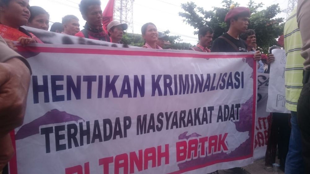 Kerabat Diadili, Warga Sihaporas Unjuk Rasa di Pengadilan Simalungun