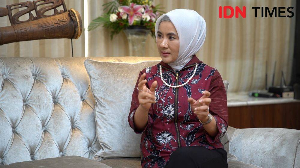 Nicke Widyawati, Srikandi Plat Merah Yang Hobi Kerja