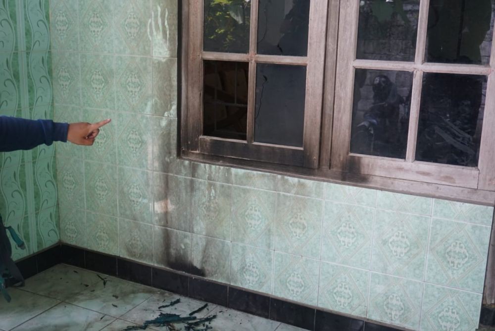 Bom Molotov Meledak di Gamping Sleman, Jendela Rumah Warga Terbakar