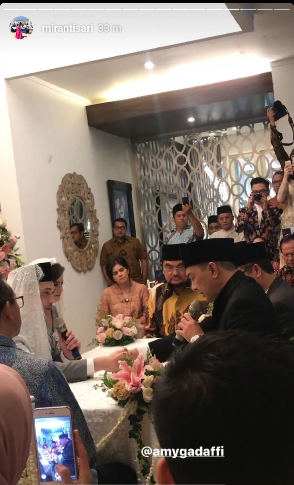 Akhirnya Sah! 9 Potret Romantis Pernikahan Cut Tari dan Richard Kevin