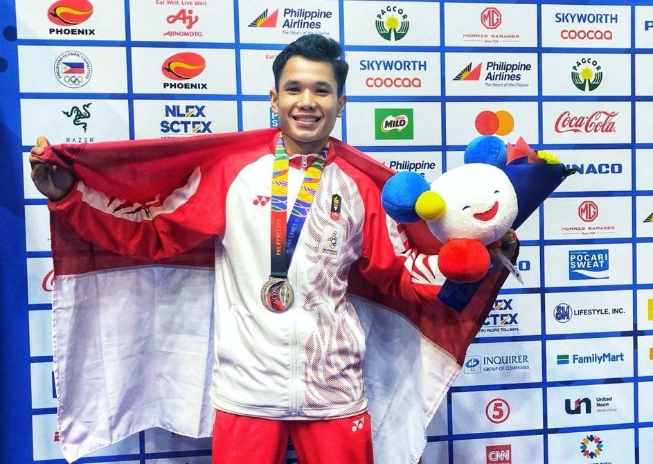 Kickboxer asal Samosir Pamer Ulos usai Raih Perak SEA Games 2019