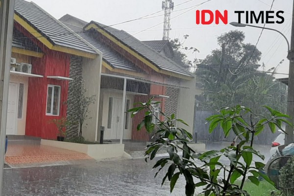 BMKG Peringatkan Potensi Hujan Disertai Petir di Jaksel dan Jaktim