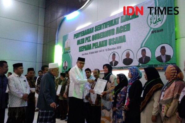 23 UKM Terima Sertifikat Halal Dari Plt Gubernur Aceh