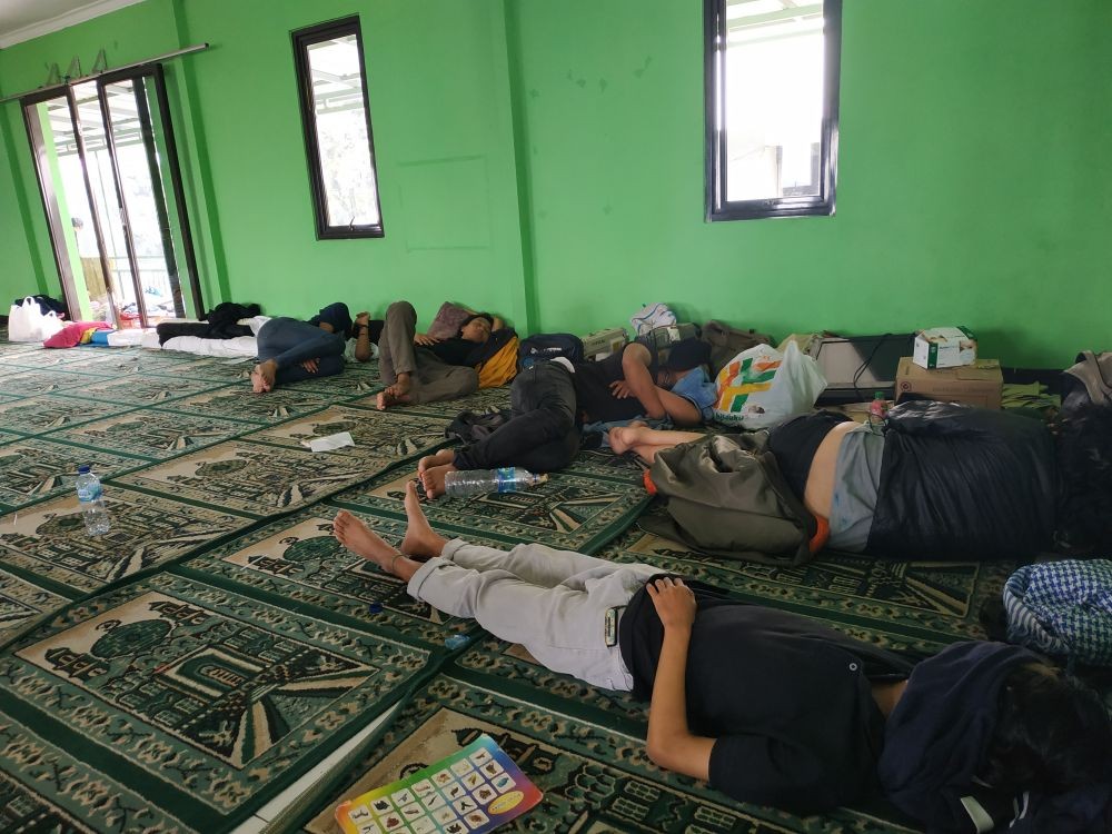 Diusir dari Masjid, Warga Tamansari Minta Waktu Cari Tempat Tinggal