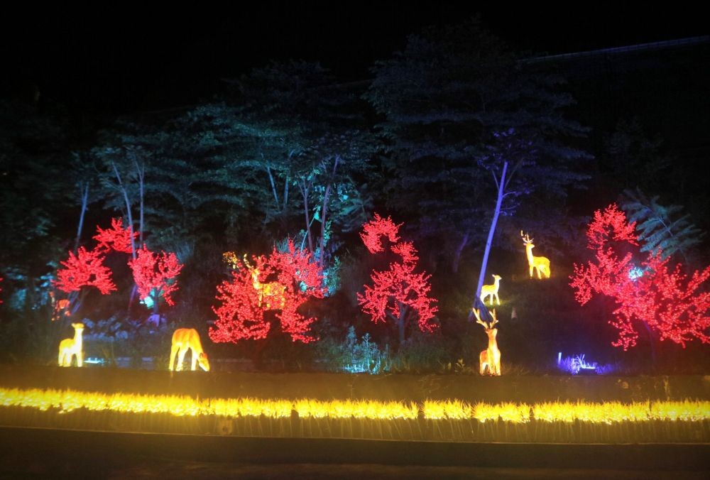 [FOTO] Milenial Glow Garden, Wahana Baru Jatim Park yang Penuh Cahaya
