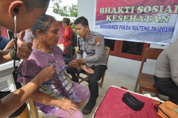 Jokowi Minta TNI-Polri Bergerak Bantu Percepatan Vaksinasi COVID-19