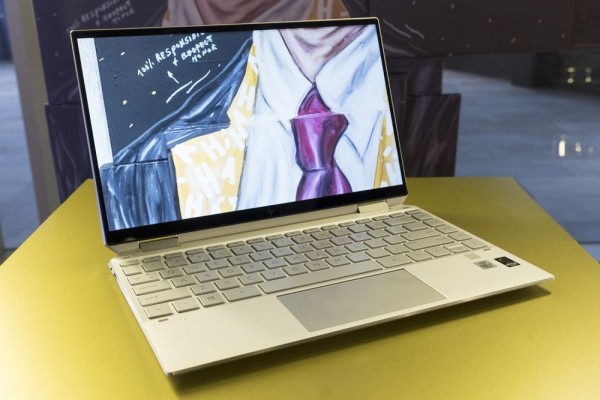 HP hadirkan Laptop Premium Canggih untuk Profesional Muda
