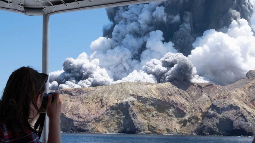 Gunung Anak Krakatau Kembali Meletus Kolom Abus Mencapai 1.000 Meter 