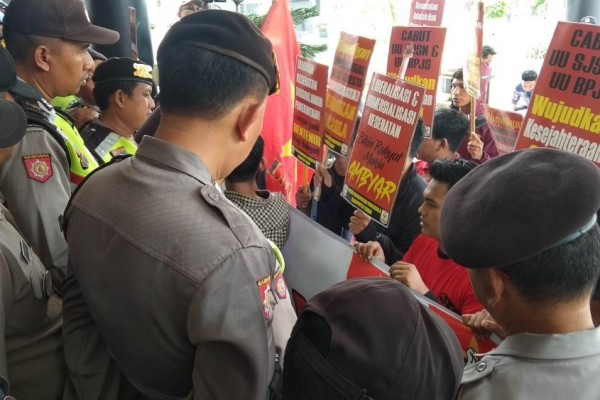 Dianggap Gagal, Mahasiswa Tuban Minta BPJS Dibubarkan