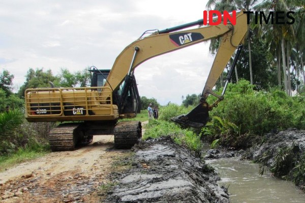 Normalisasi Sungai di Batang Berdayakan Pekerja Terdampak COVID-19