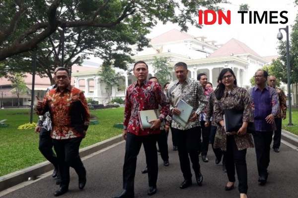 Resah dengan Dirut PT LIB, 3 Direksi Surati Klub Minta Gelar RUPS