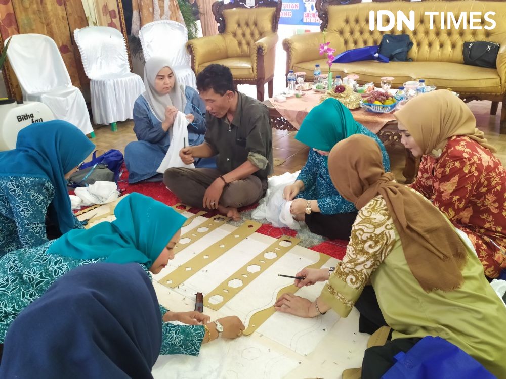 Menilik Eksistensi Jumputan di Palembang, Kain Motif Hasil Pencelupan
