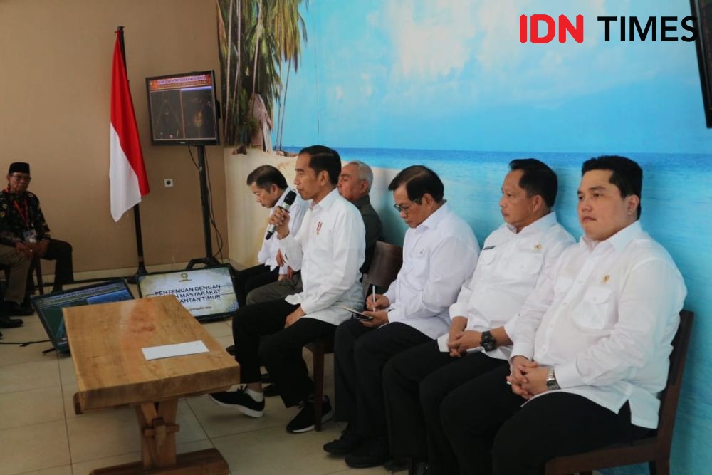 Jumpai Masyarakat Adat, Jokowi Kulonuwun Pindahkan Ibu Kota 