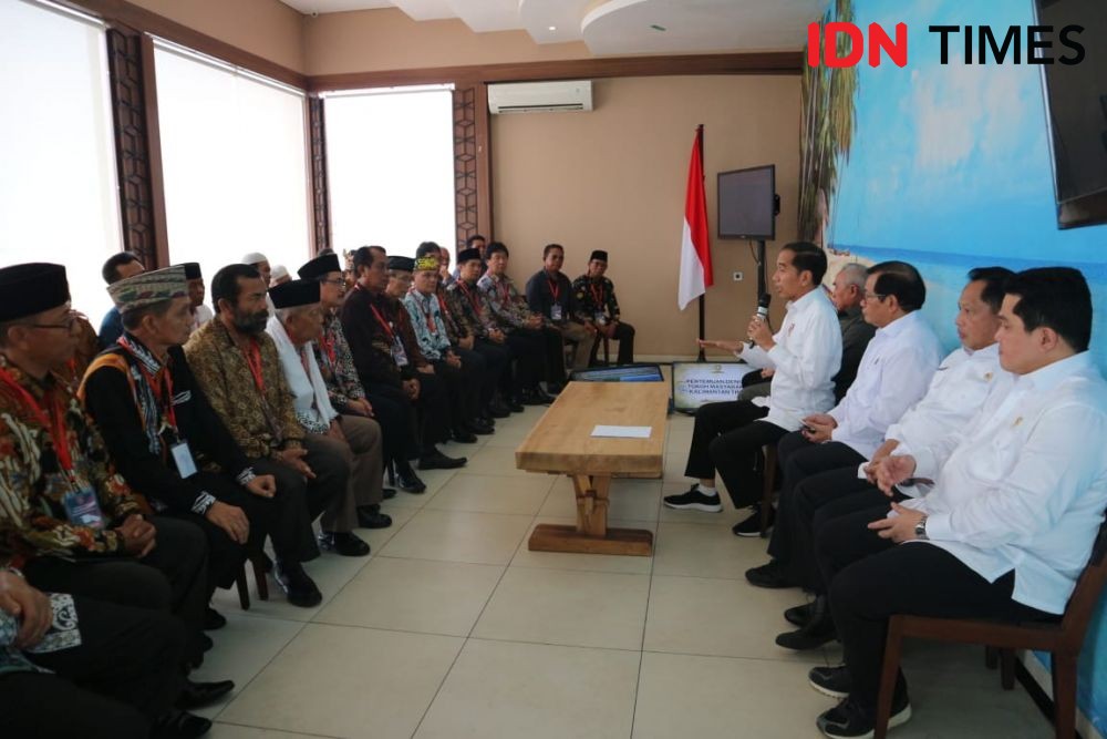 Jumpai Masyarakat Adat, Jokowi Kulonuwun Pindahkan Ibu Kota 