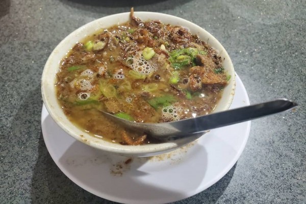 5 Makanan & Minuman Khas Makassar Paling Digemari pada Musim Hujan