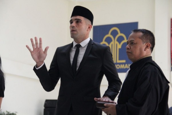 Dikukuhkan di Surabaya, Fabiano Beltrame Resmi Jadi WNI