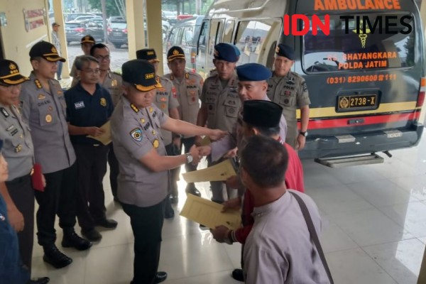 Tiga Brimob yang Gugur karena Tersambar Petir Diserahkan ke Keluarga